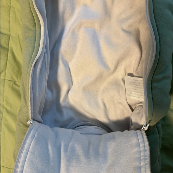 - Gray - Picture 5 of 8